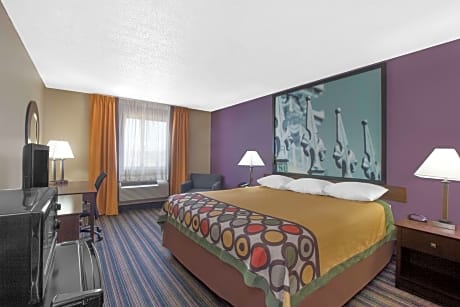 1 King Bed Non-Smoking