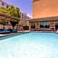 Holiday Inn Express & Suites Anaheim Resort Area