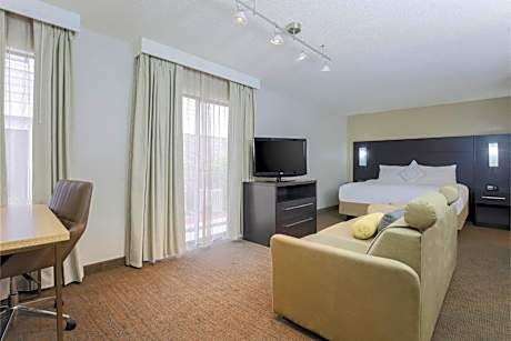 King Studio with Sofa Bed