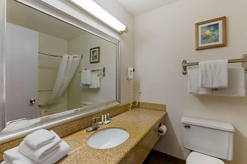 Quality Inn Alexis Rd