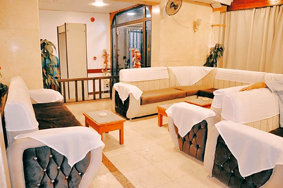 Shady Hotel Luxor
