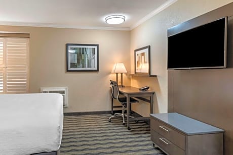 Queen Room with Two Queen Beds - Disability Access