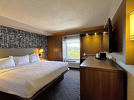 Pittsburgh Airport Inn and Suites