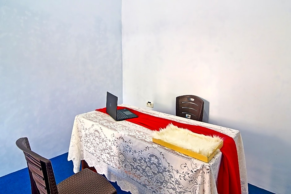 SPOT ON 91995 Cvictory Inn