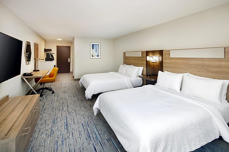Holiday Inn Express & Suites Bridgeport