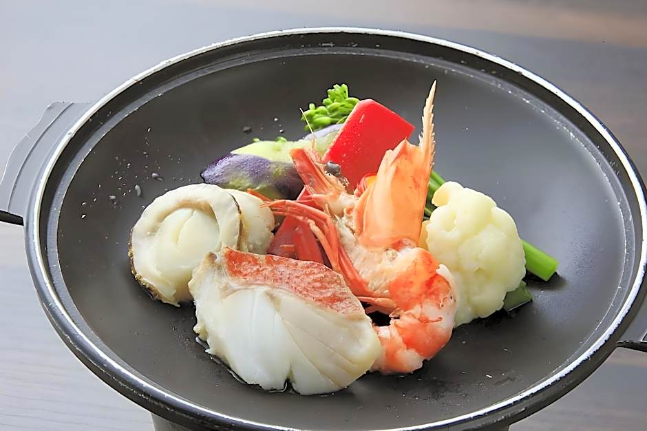 Izu Ippeki lake lakeside terrace