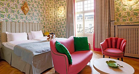 1 King Bed Non-Smoking Deluxe Room Balcony Mini Bar Safe Wi-Fi Full Breakfast