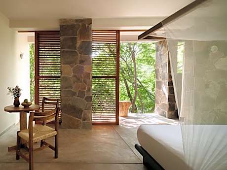 Bungalow with Garden View