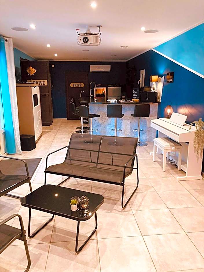 HISTOIRE D'Ô - Les Piscines - Chambres d'hôtes