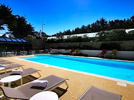 Double Room with Terrace and Pool View