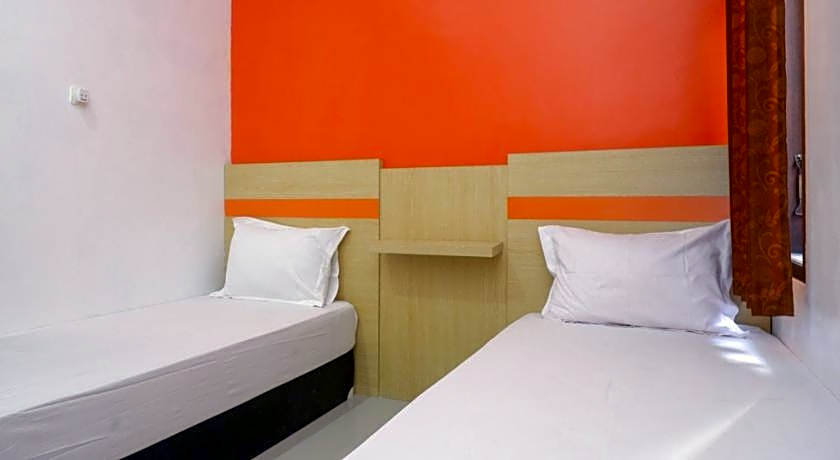 RedDoorz Syariah near Alun Alun Kota Rembang