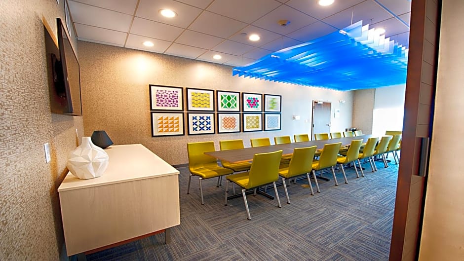 Holiday Inn Express & Suites Houston SW - Sharpstown By IHG