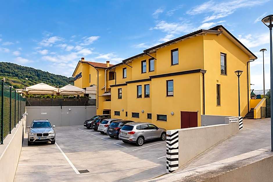 Felix Hotel & Residence