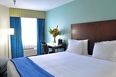 Holiday Inn Express San Diego SeaWorld - Beach Area