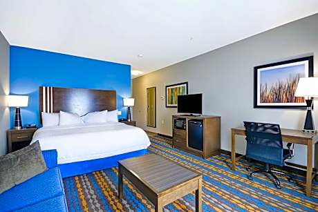 1 King Hearing Accessible W/sofabed Nosmok Vis Firealrm/door/phn Alrt/hdtv Microwv/fridge/free Wi-fi