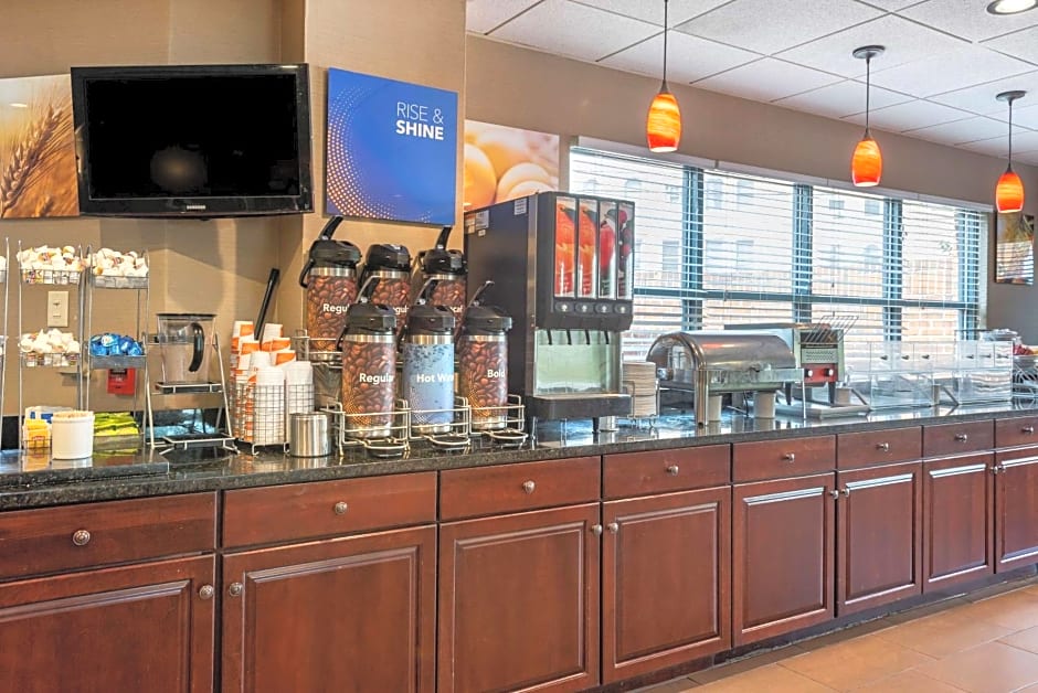 Comfort Suites Bethlehem Near Lehigh University and LVI Airport