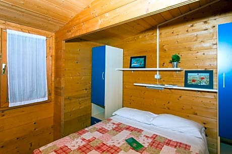 Chalet Comfort Dog (pet allowed with extra fee)