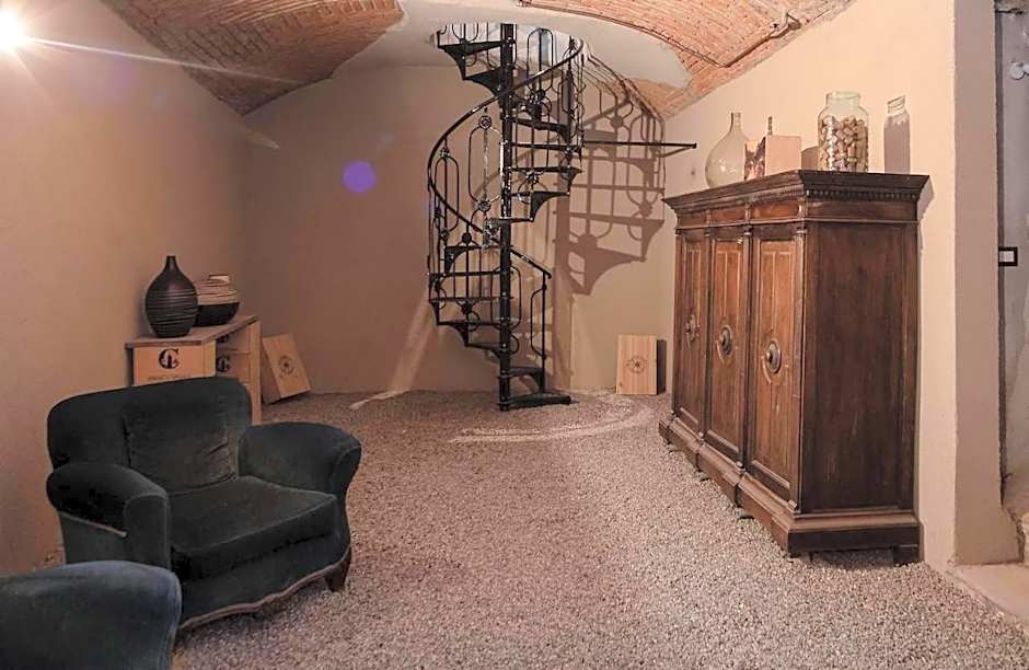 LT - Room's Bed & Living