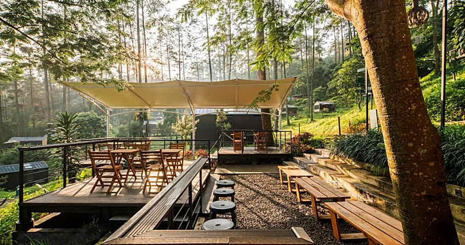 Bobocabin Pacet, Mojokerto