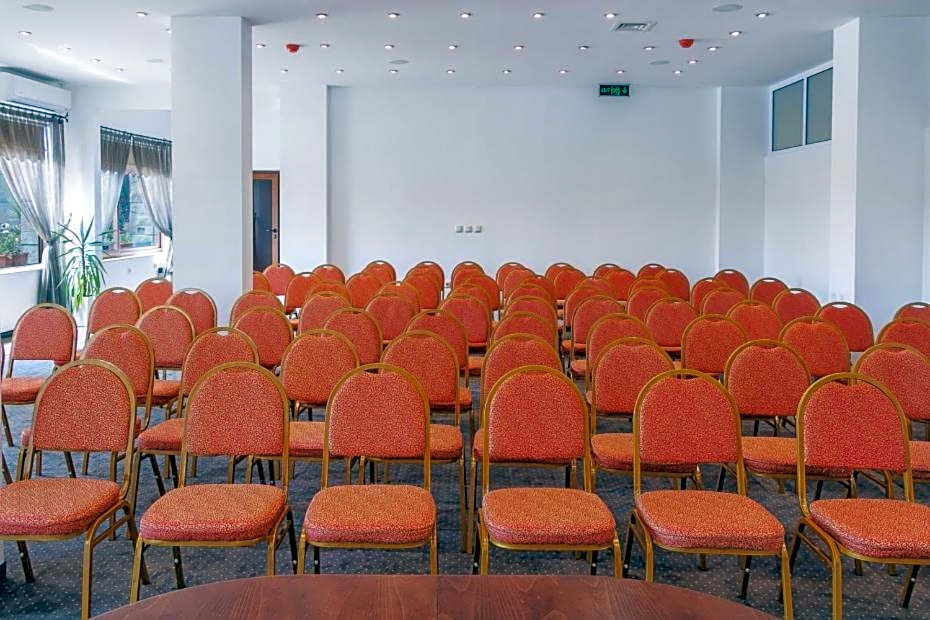 Александра