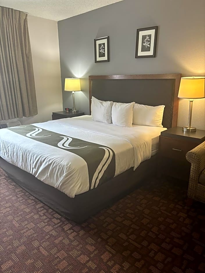 Quality Inn & Suites Lakewood - Denver Southwest