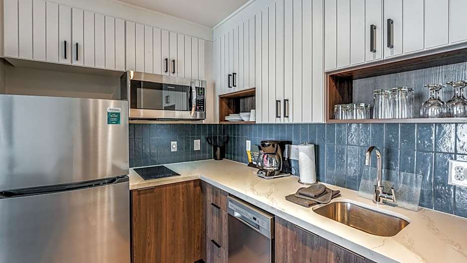 Staybridge Suites Dallas Market Ctr Love Field by IHG