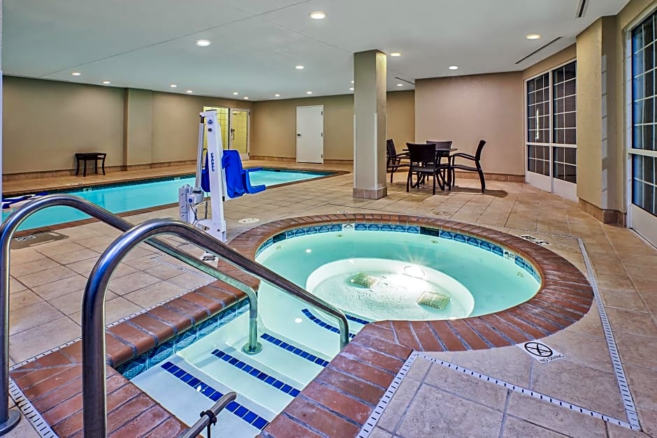 Candlewood Suites Indianapolis Northeast by IHG