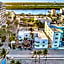 Walkabout 5 Retro Hotel on the beach with live music and a bar