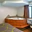 Super 8 by Wyndham Livingston