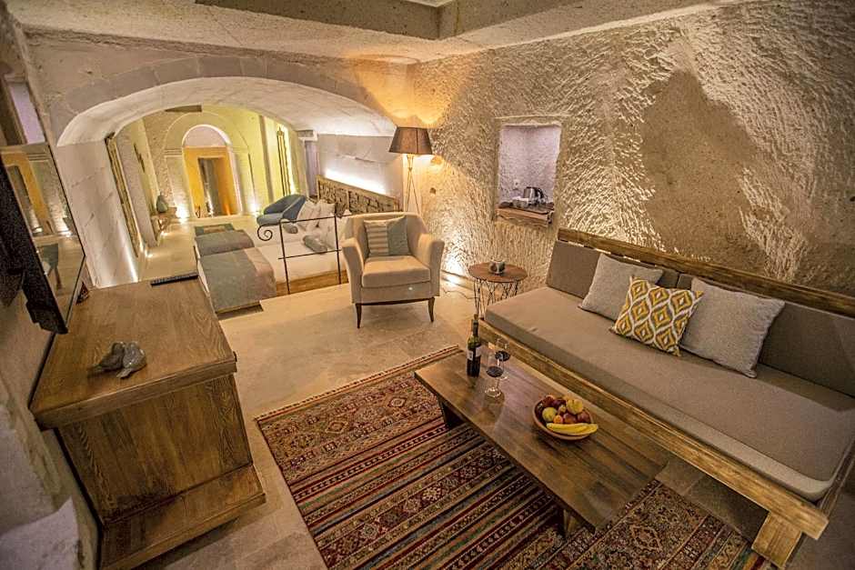 Nino Cave Suite