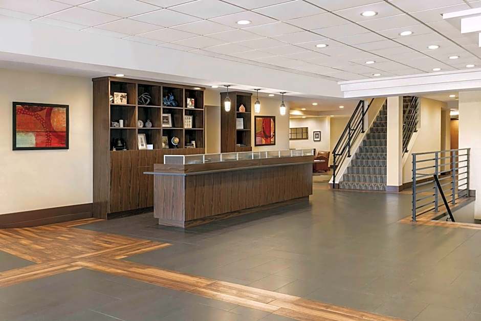 Four Points by Sheraton Milwaukee Airport