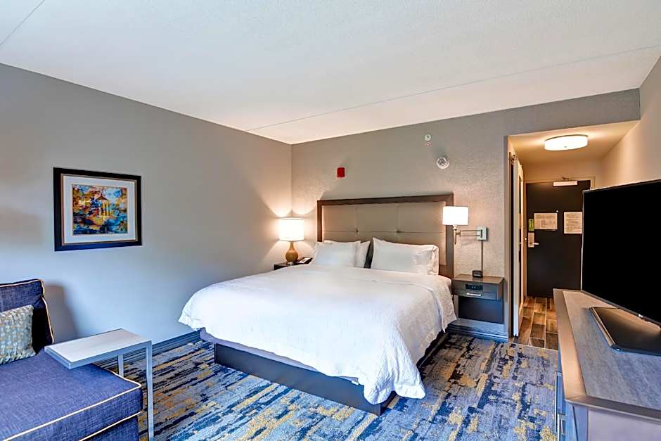 Photo 1 of 3 of 1 King Bed, Hearing/Mobility Accessible, Roll in Shower