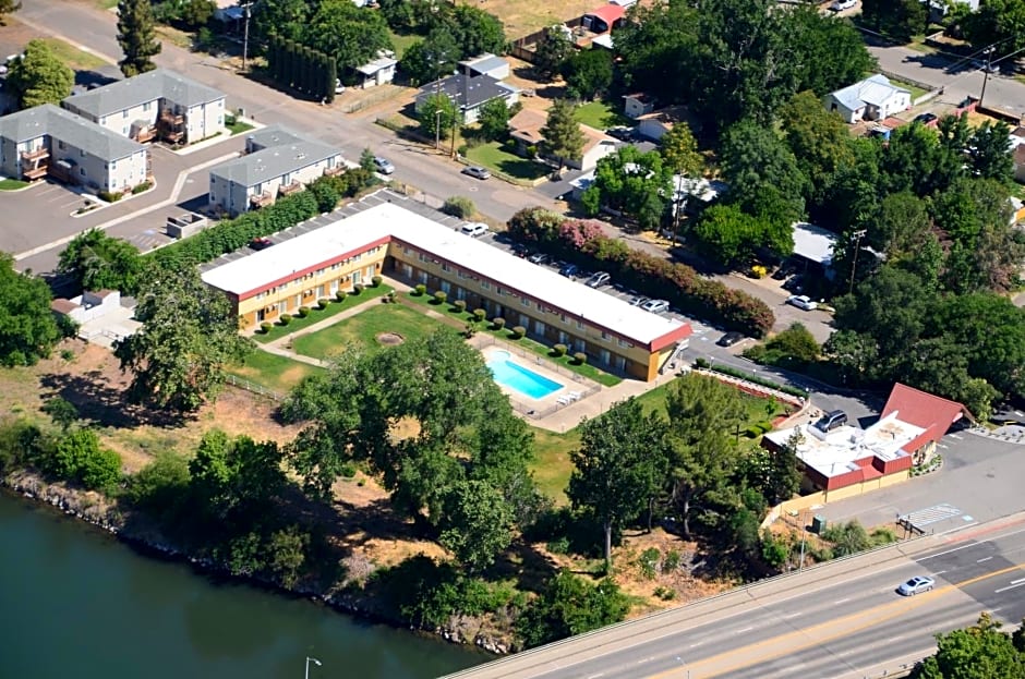 Travelodge by Wyndham Red Bluff