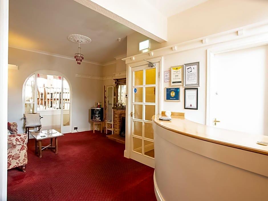 OYO Cliffemount Hotel