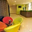 Pose In Hotel Solo