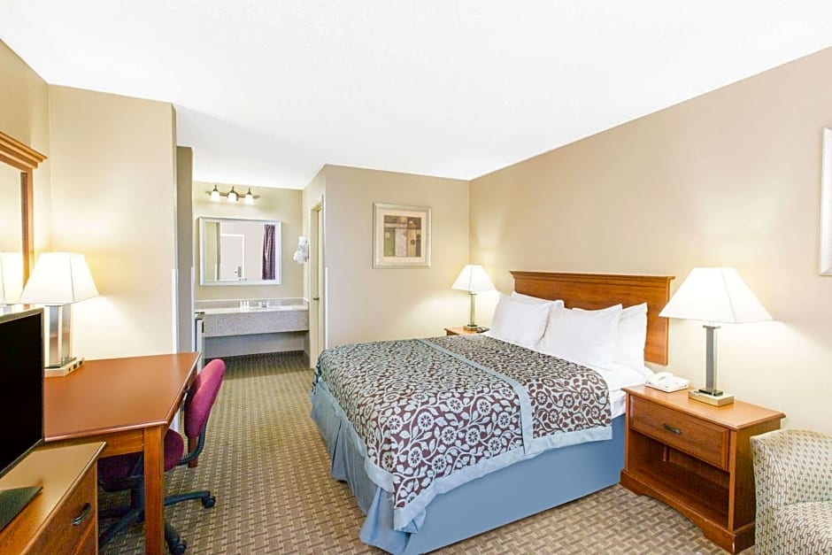 Days Inn by Wyndham Ripley