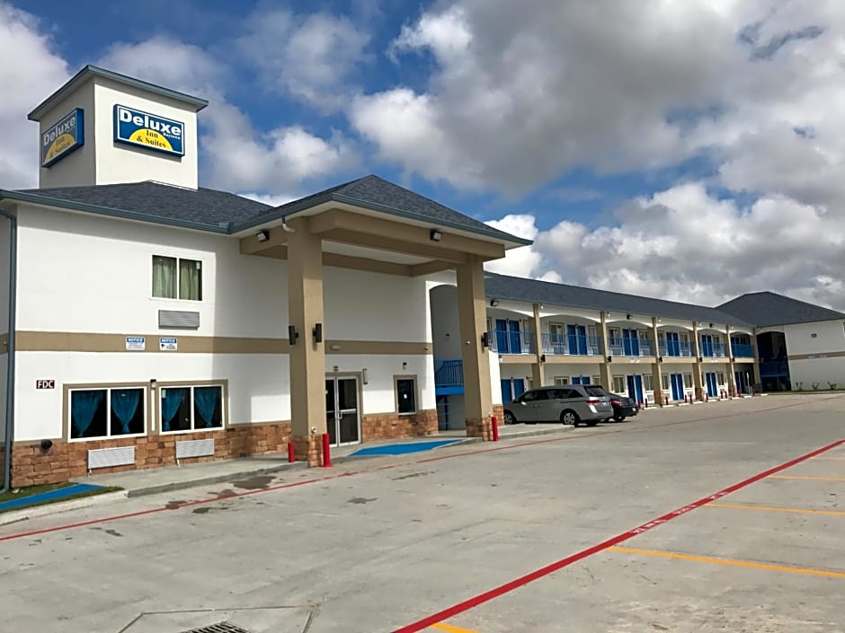 Deluxe Inn & Suites - Baytown