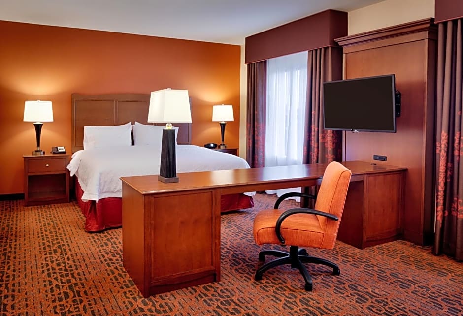 Hampton Inn Omaha/West Dodge Road, Old Mill