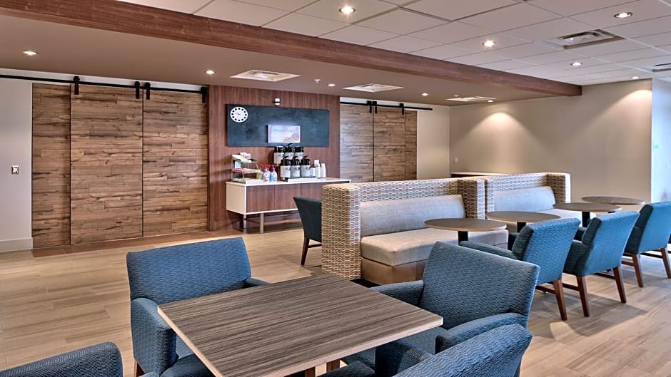 Holiday Inn Express & Suites Broomfield