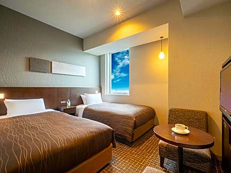 Renovated Double Room with Desk, Smoking