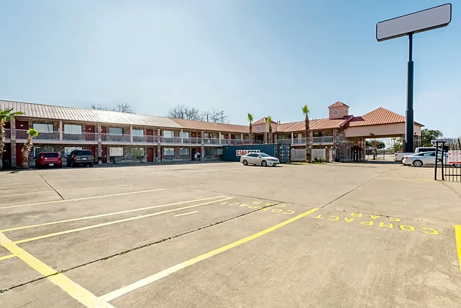 Econo Lodge Inn & Suites Downtown San Antonio