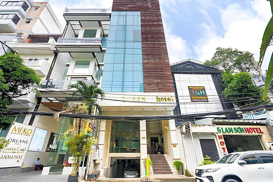 Queen Hotel Saigon Airport