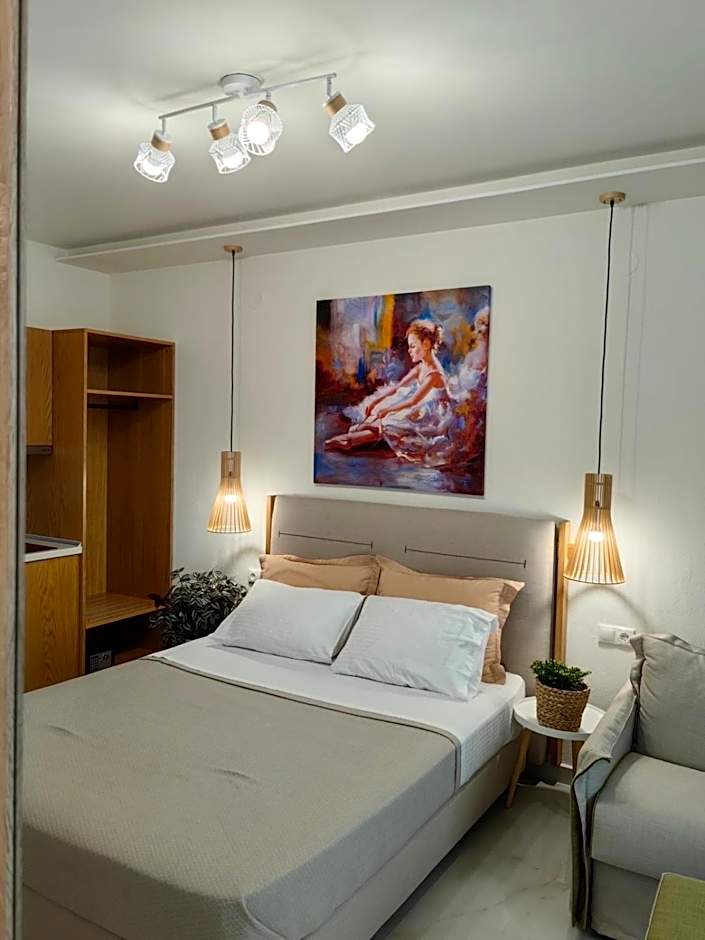 Wide Blue Luxury Boutique Suites