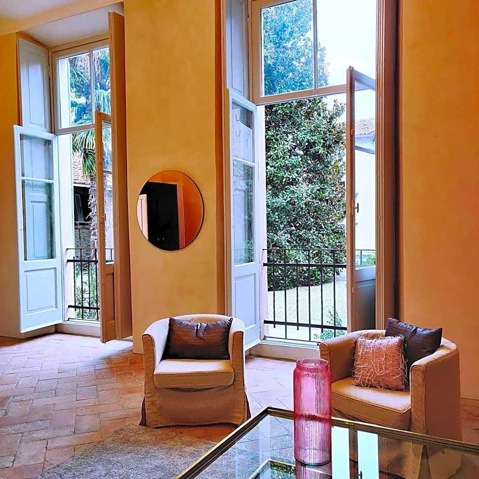 Dandelion Como Suites & Park