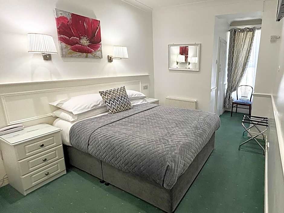 Dergvale Hotel