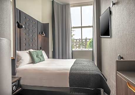 Cozy Double with Window