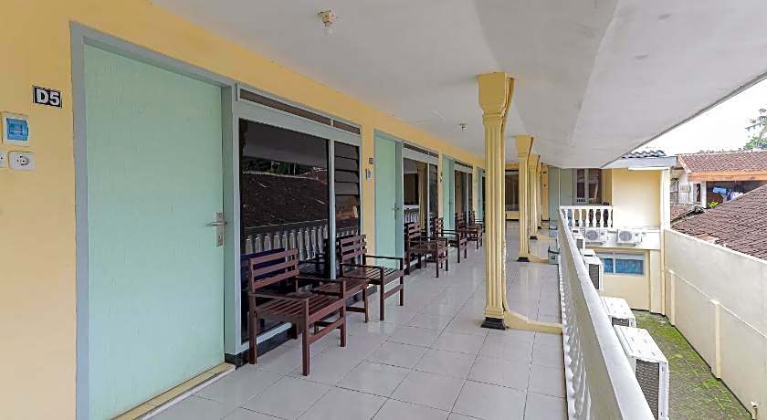 OYO 1289 Cbr Residence