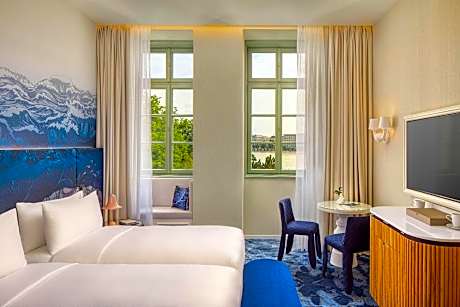 Premium Twin Room