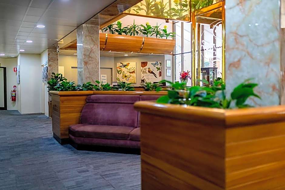 Charbonnier Motor Inn