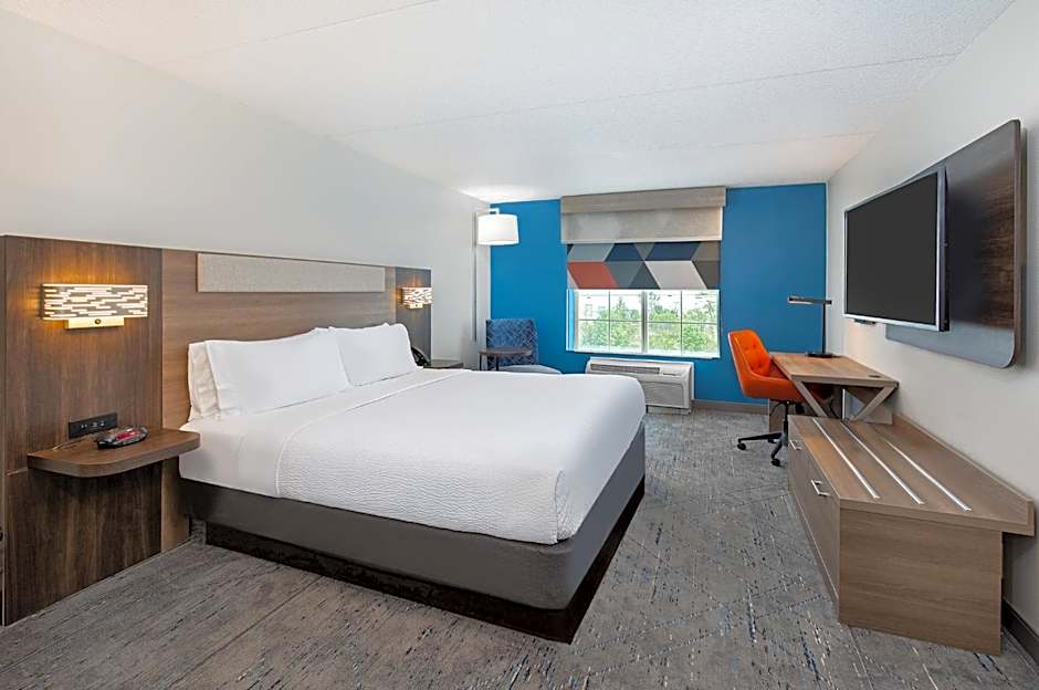 Holiday Inn Express & Suites Columbus at Northlake By IHG